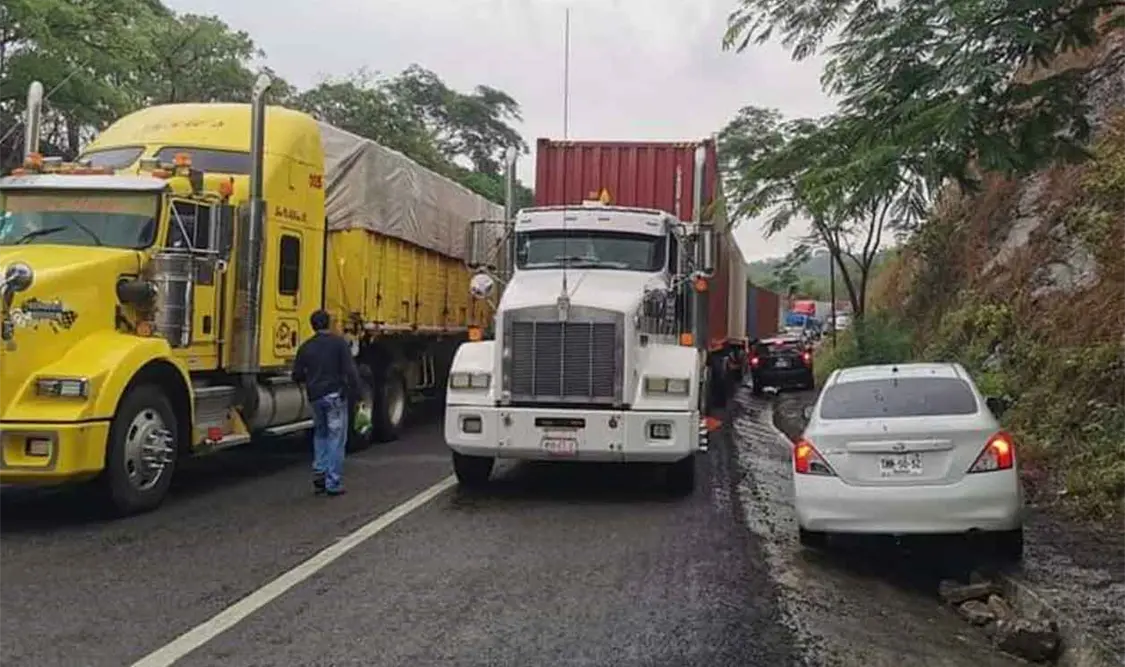 Exigen solución al derrame de aguas negras