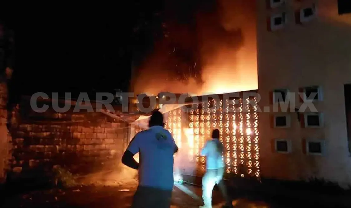 Se incendia vivienda y moviliza a autoridades