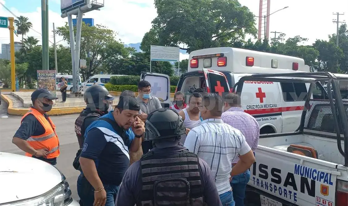 Colectivero hiere en riña a conductor de camioneta