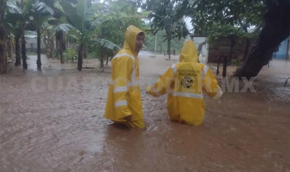 Un puente caído y afectaciones a viviendas