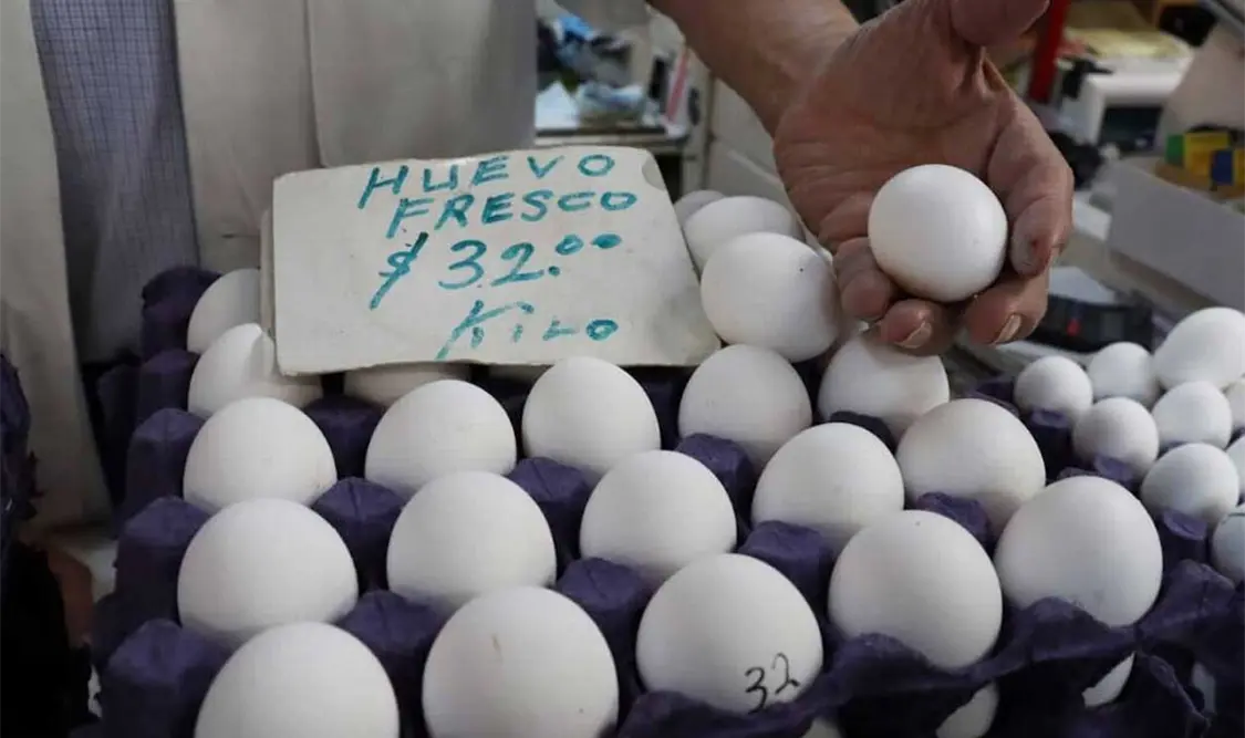 Huevo blanco se vende en más de 50 pesos el kilo