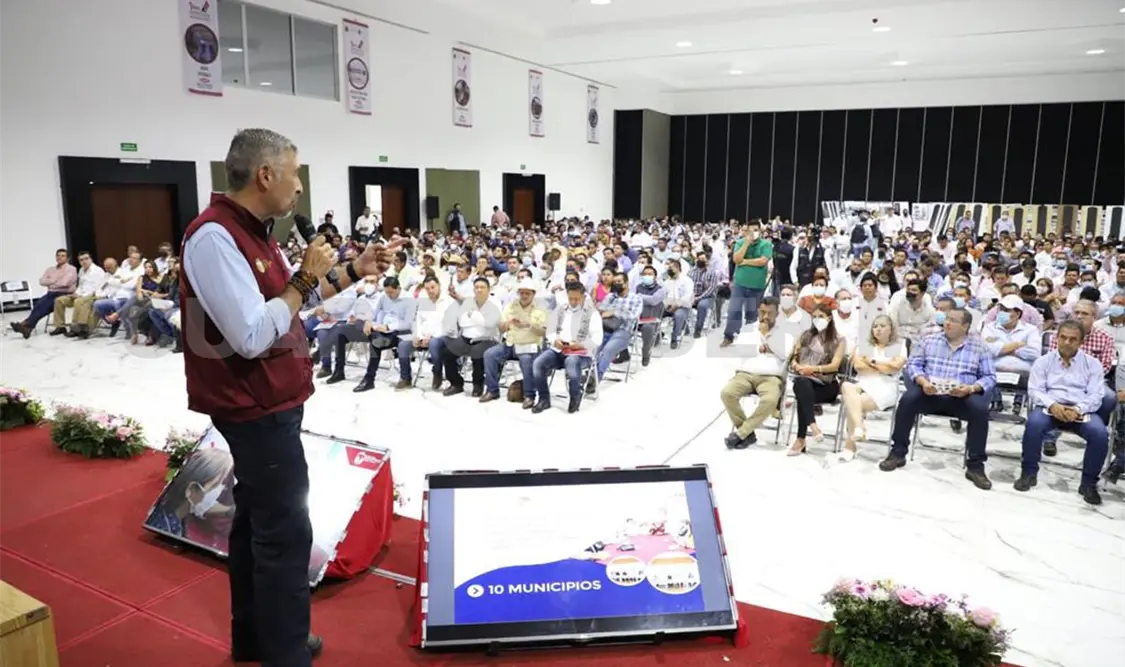 Participa Ángel Torres en foro sobre infraestructura