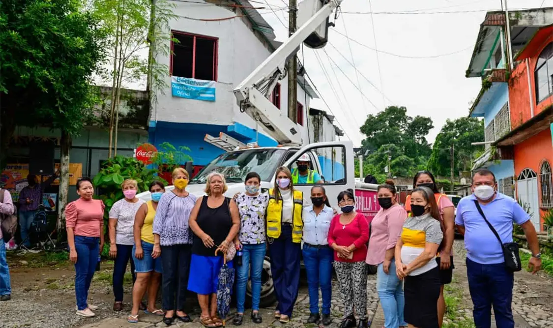 ROSY URBINA INICIA OBRA DE PAVIMENTACIÓN MIXTA EN COLONIA SANTA CECILIA DE TAPACHULA