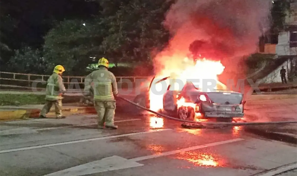 El accidente ocurrió cerca de las 03:50 de la madrugada sobre el libramiento Norte, a la altura de la glorieta del conejo en Tuxtla Gutiérrez. Ulises López / CP
