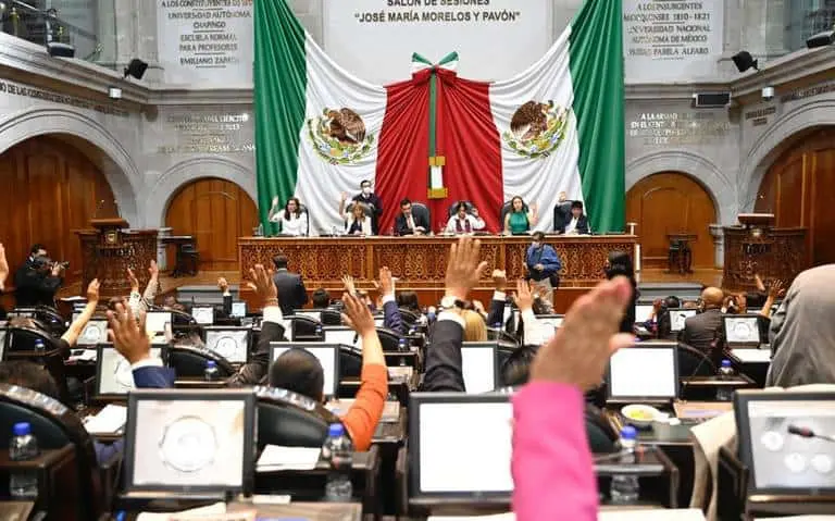Diputados del PRI van por iniciativa. Cortesía