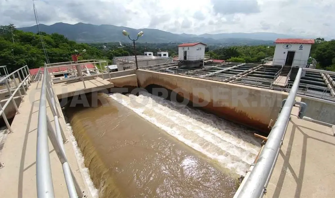 Desmienten distribución de agua turbia a la población