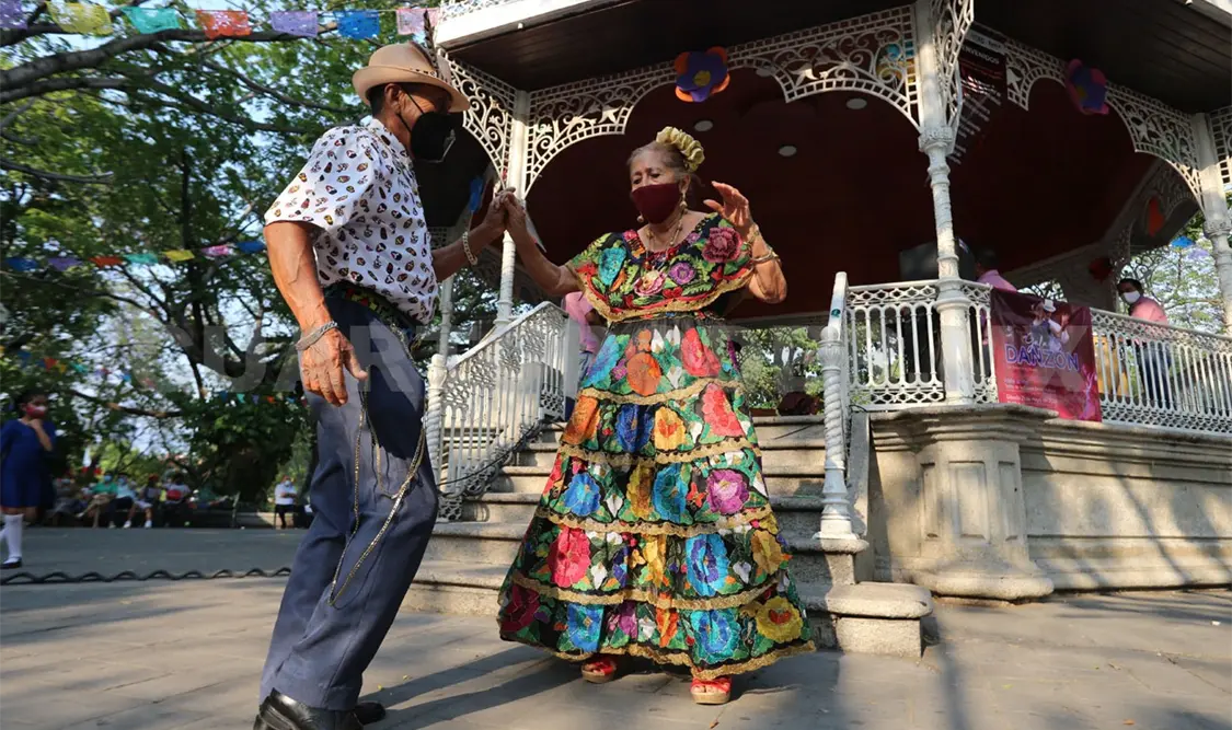 Alistan celebración 30 del parque Jardín de la Marimba