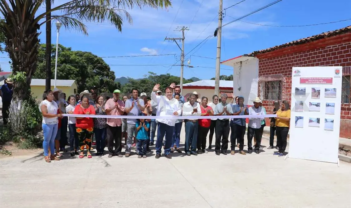 Inaugura Mariano Rosales obra en Calzada Larga