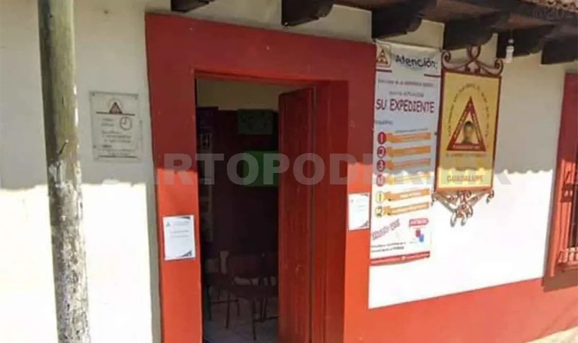 Roban sujetos armados a Caja Popular en SCLC
