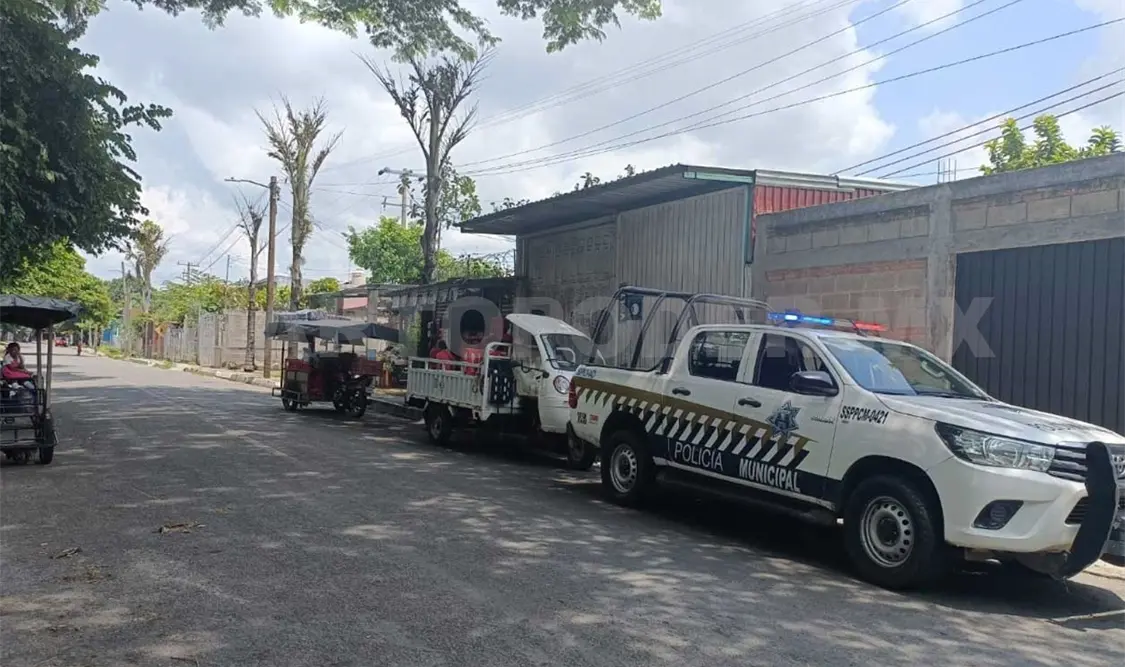 Armados atracan tienda y abandonan vehículo