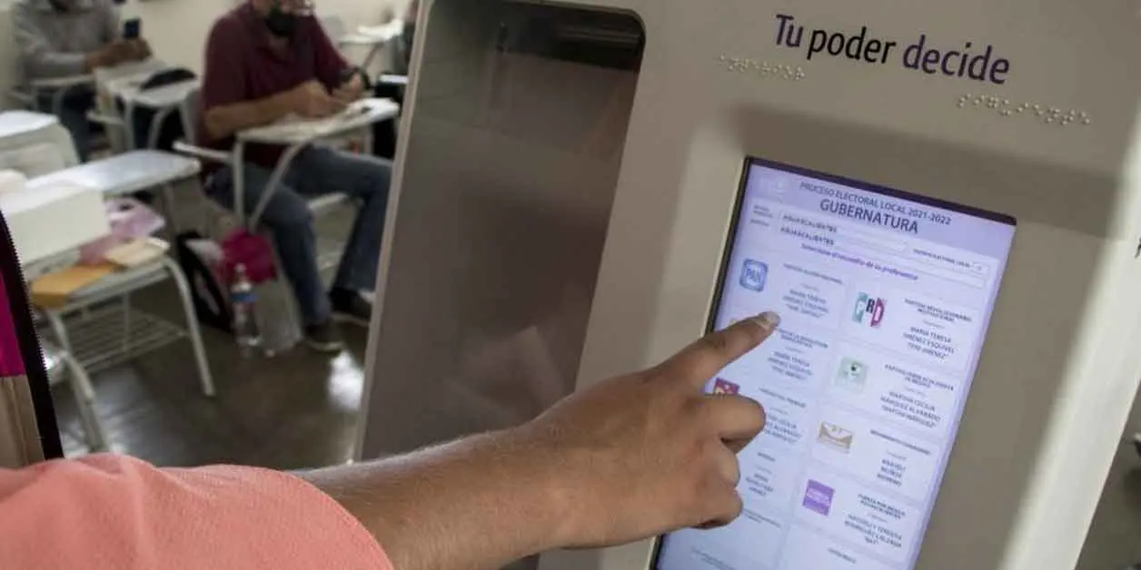 Llaman a connacionales en el extranjero a votar