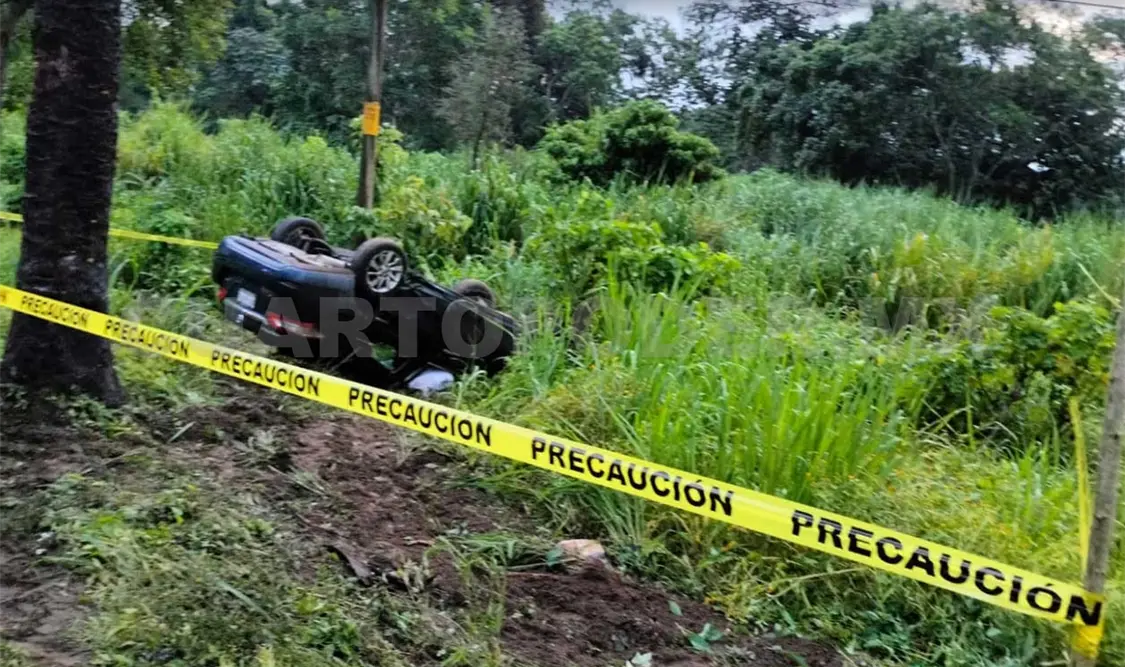 Muere empleado de Sader en percance carretero