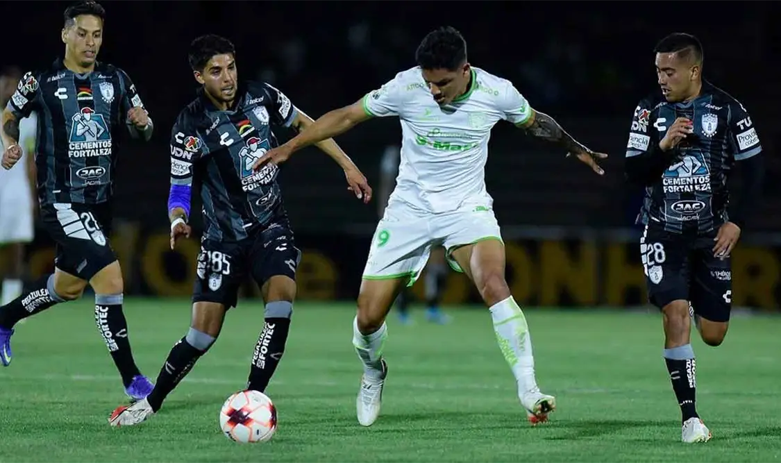 Bravos y Tuzos juegan partido postergado