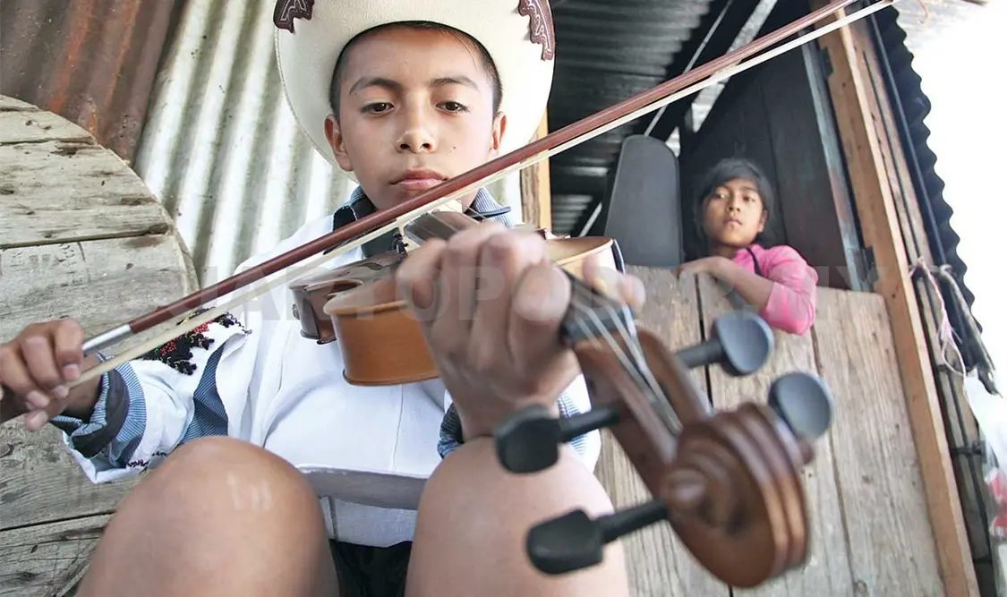 Romeo, el violinista de Chalam, Mitontic