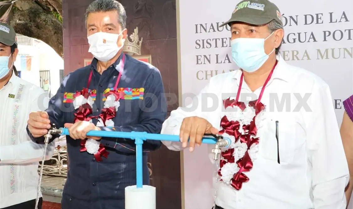 En el acto inaugural de la primera etapa de la rehabilitación del Sistema de Agua Potable, en el municipio de Acala. CP
