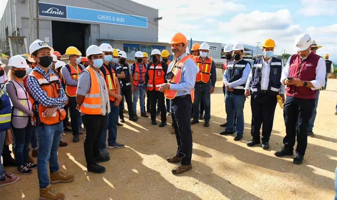 Recorren estudiantes de la UNACH las obras que se realizan en el Libramiento Norte de Tuxtla Gutiérrez