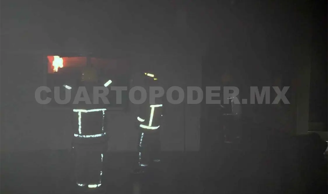 Queman bodega con armas y autopartes