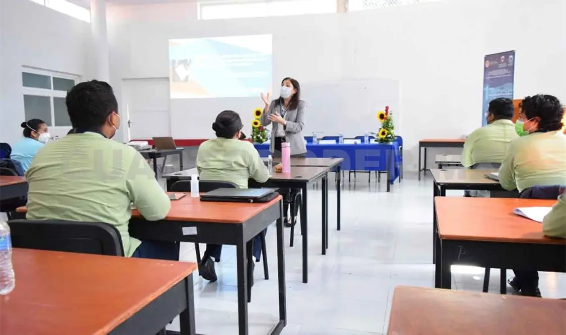 Señalan discriminación en escuela de enfermería