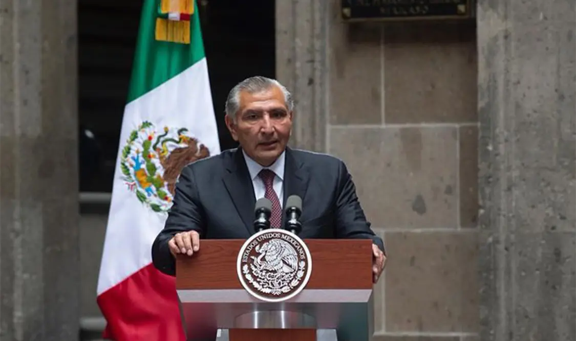 Adán señala ruta hacia la igualdad