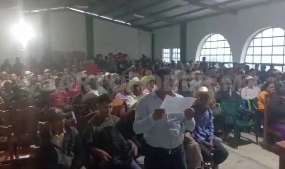 Retienen a funcionarios ante inconformidad electoral