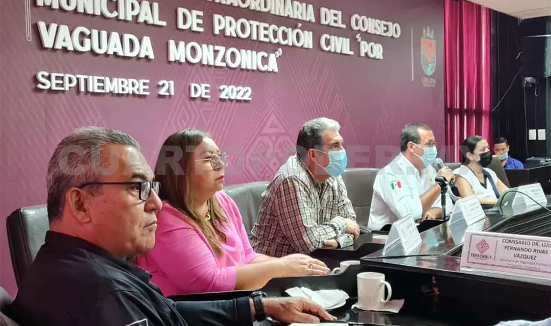 Dan atención a afectados tras inundaciones