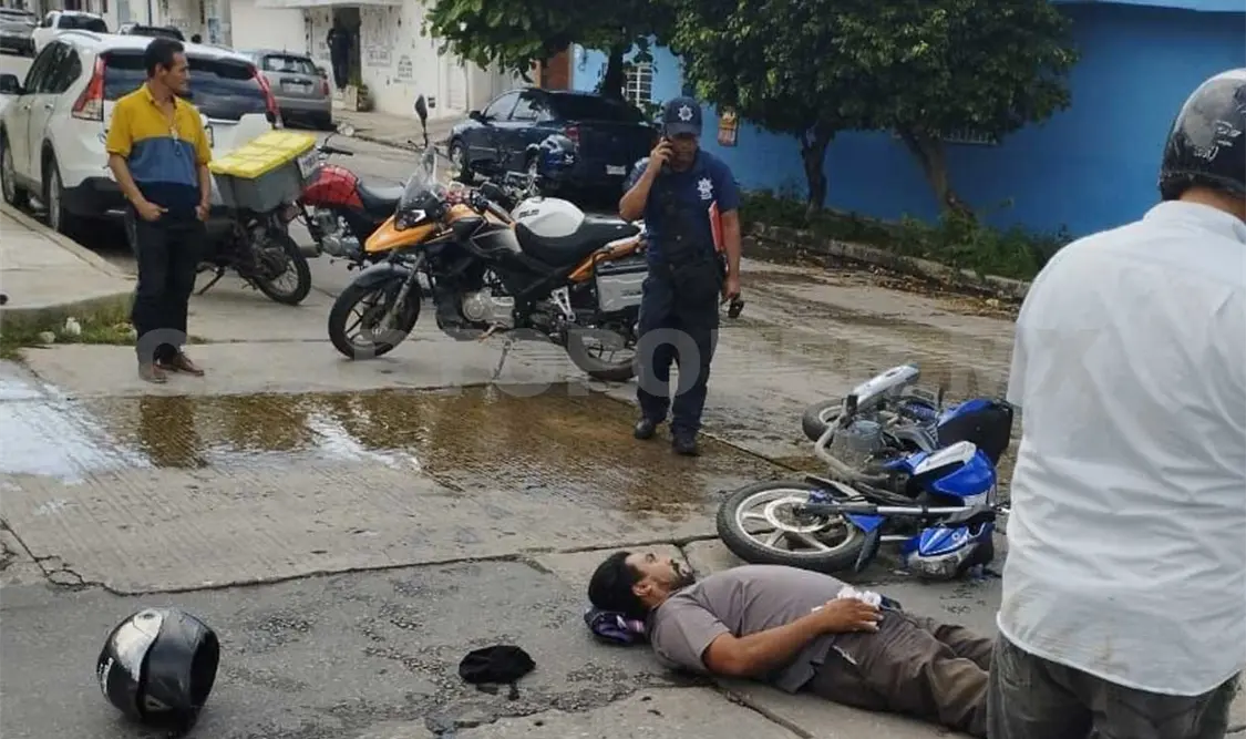 Embisten a moto en barrio San Francisco