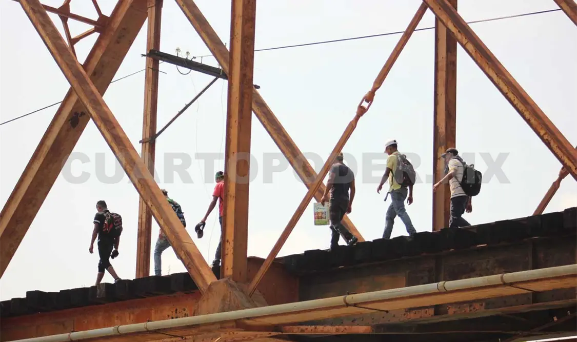 Denuncian la falta de información clara y veraz sobre los trámites de regularización migratoria. Diego Pérez / CP