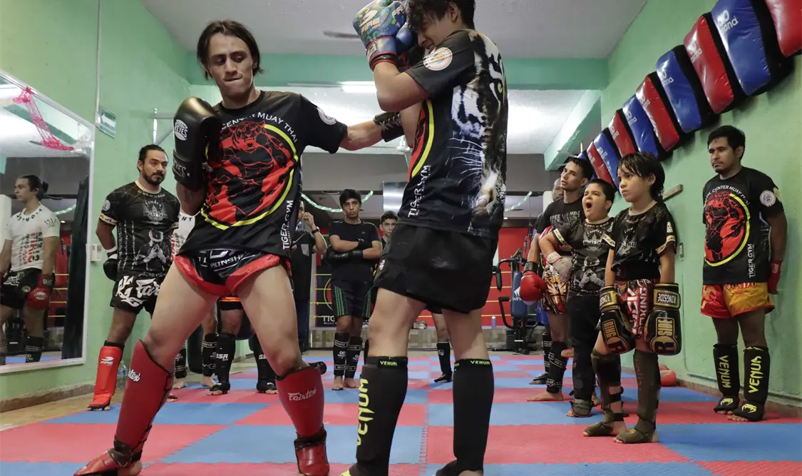 La academia Tiger Gym Latin promovió el Seminario de Muay Thai con el campeón internacional Edgar Juárez Tabares. Diego Pérez/CP