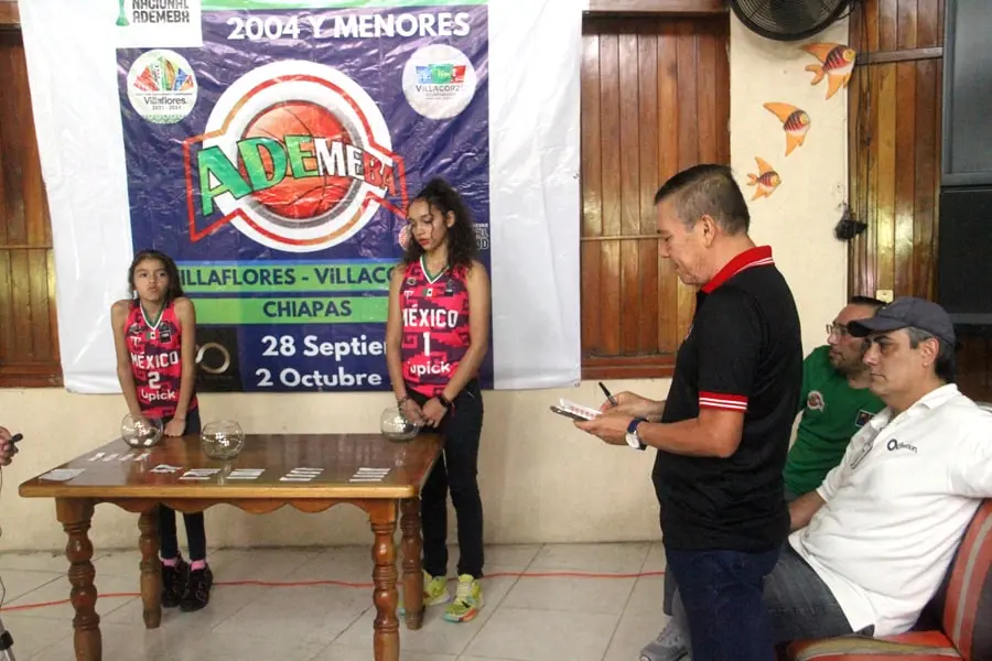 Ayer domingo por la mañana se realizó el sorteo de los equipos participantes, lo cual estuvo a cargo del presidente y el vicepresidente de la Ademeba Chiapas. Cortesía