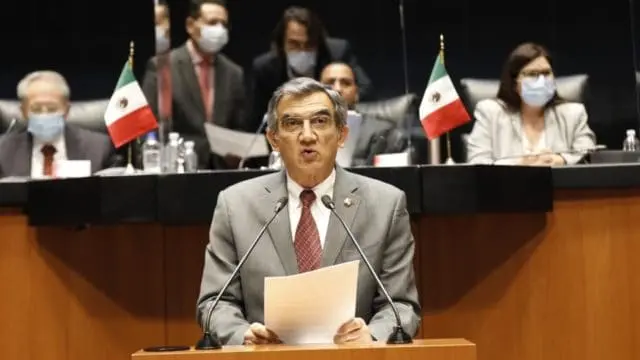 Ayer martes Américo Villarreal regresó a su escaño en el Senado. Cortesía