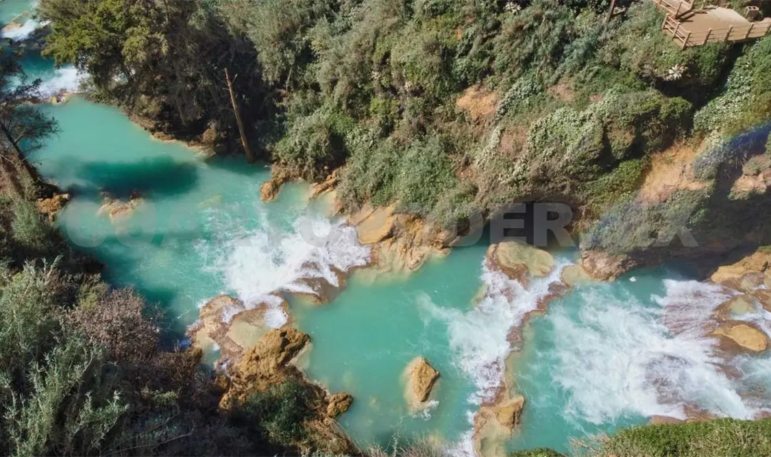 Torrenciales impactan destinos naturales