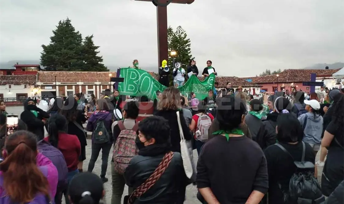 Marchan mujeres en San Cristóbal