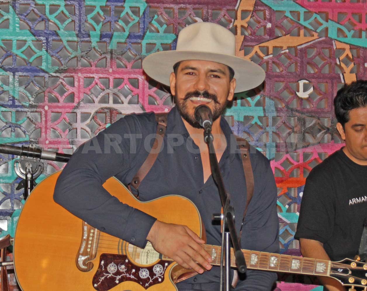 Armando Navárrez deleitó al público