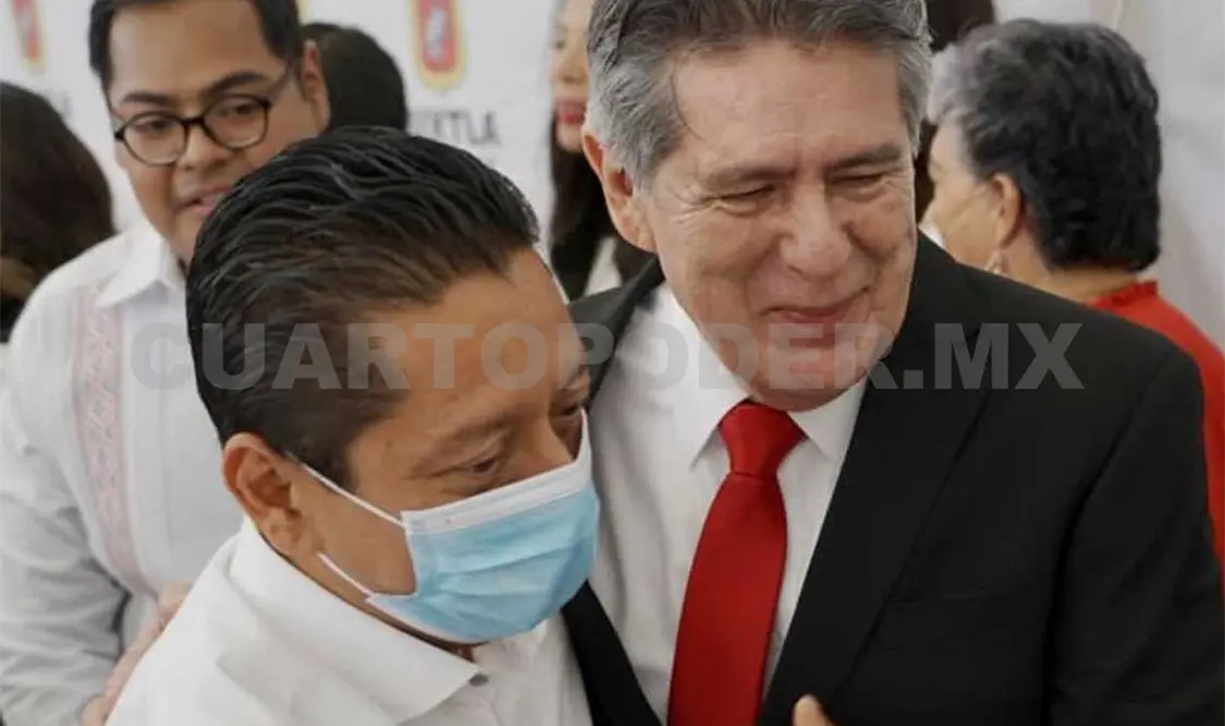 El diputado federal Jorge Llaven Abarca atestiguó el Informe de Gobierno del presidente municipal Carlos Morales. CP