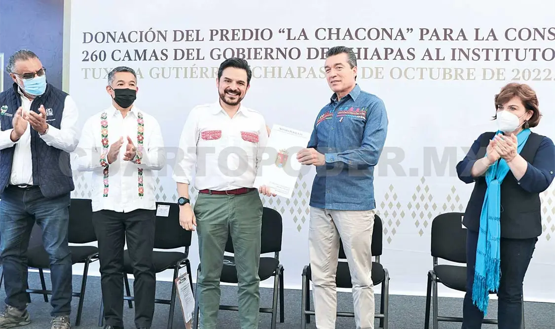 El mandatario expresó que desde el gobierno se hacen grandes esfuerzos para fortalecer la asistencia médica. CP