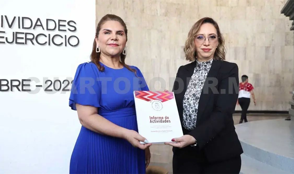 María de los Ángeles Trejo Huerta luego de rendir su informe legislativo. CP