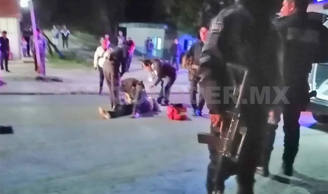 El automovilista escapó del sitio al ver el mal estado de los pasajeros de la moto. Genaro Sánchez / CP