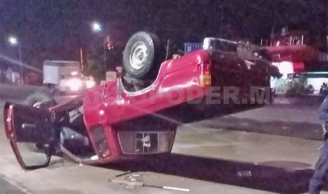 La pick up volcó luego de que el conductor perdiera el control del volante. Víctor Sánchez / CP
