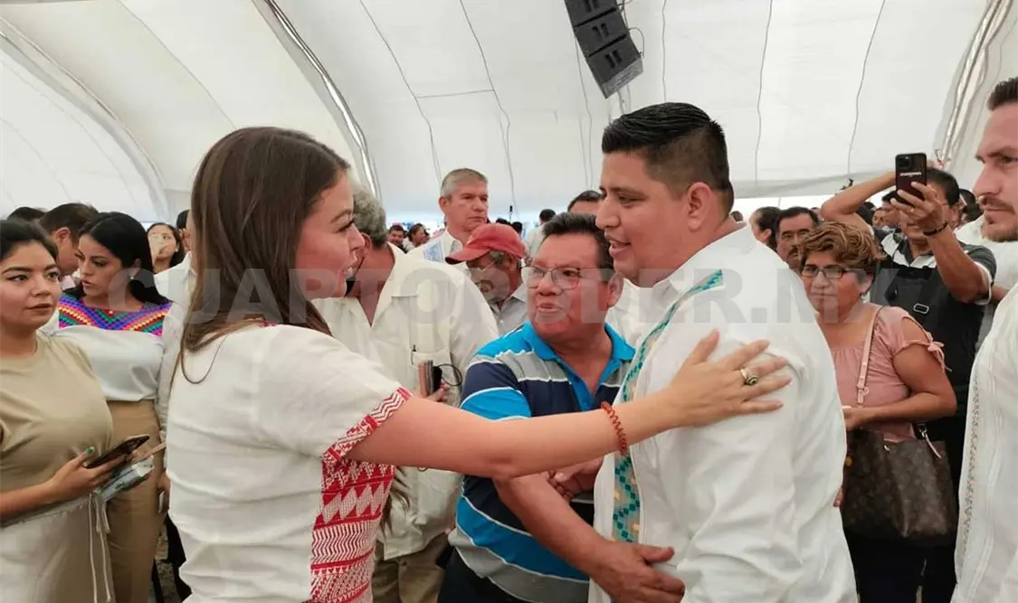 Sasil de León acude a informe de Jorge Cabrera
