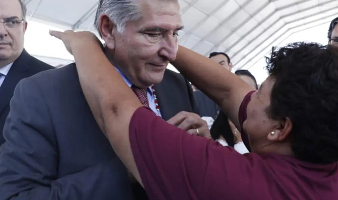 Vitorean a Adán en el 11 aniversario del partido Morena