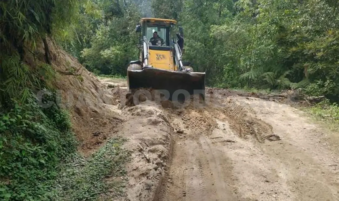 Levantan derrumbes en la zona alta tras lluvias