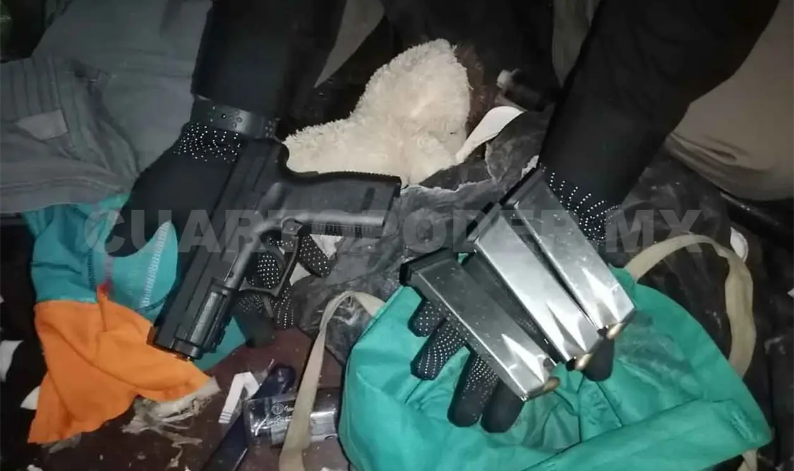 En cateo aseguran narcótico y un arma