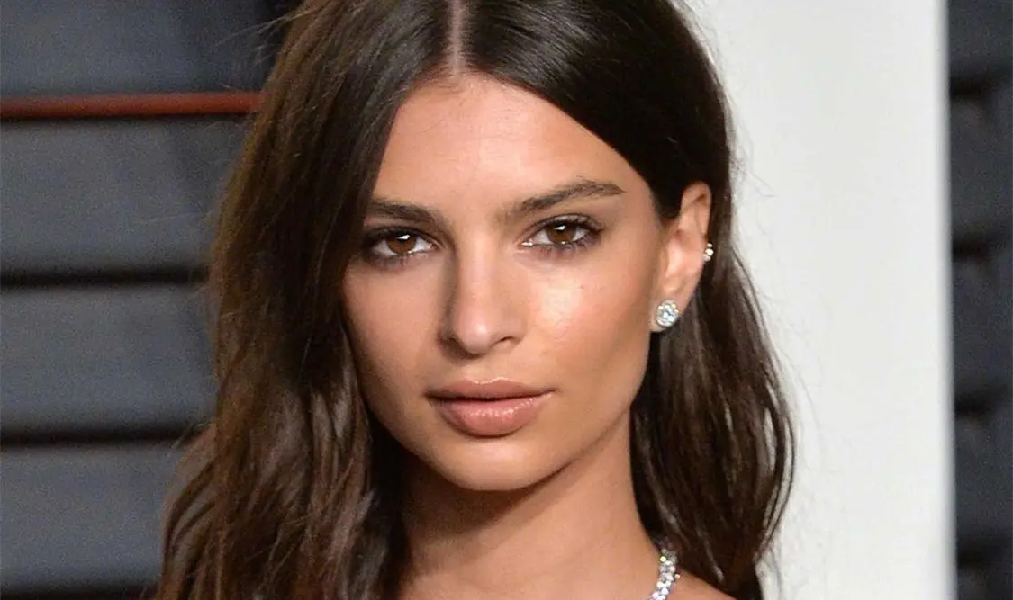 Emily Ratajkowski explota contra Blonde