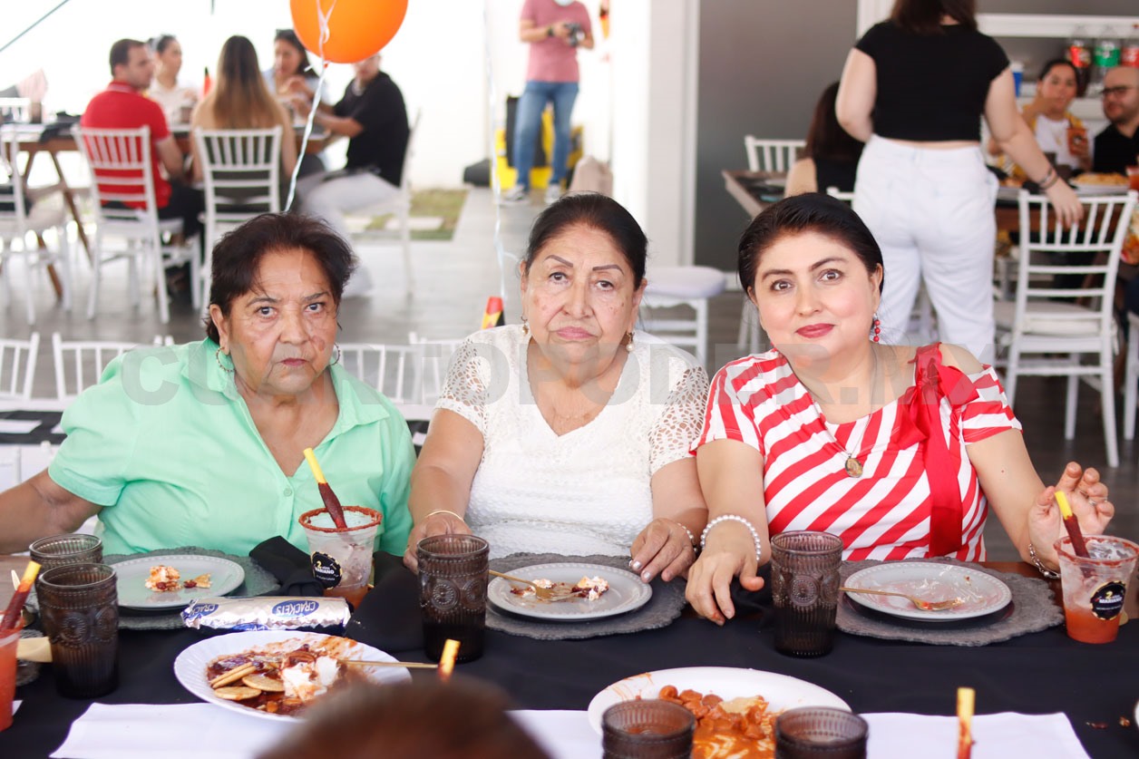 Feliz celebración para Claudia