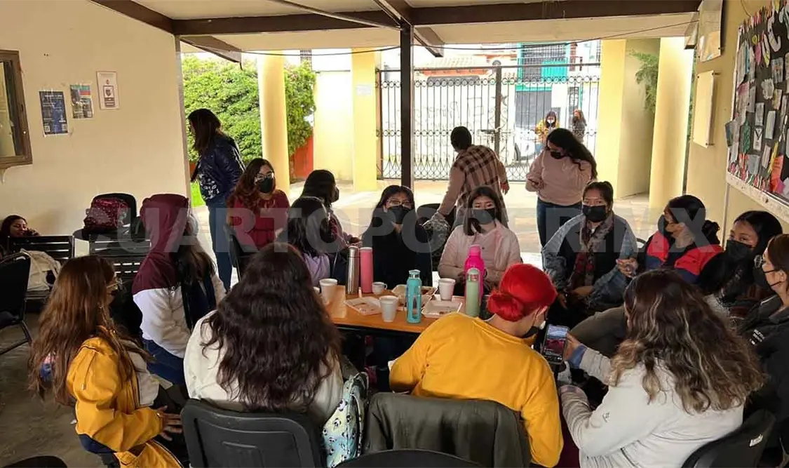 Toman instalaciones de la normal Larráinzar