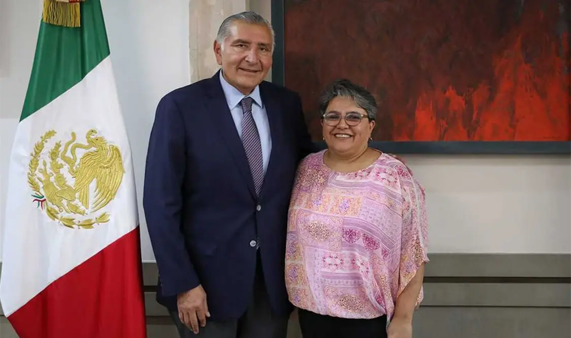 Celebran y critican llegada de Buenrostro a SE