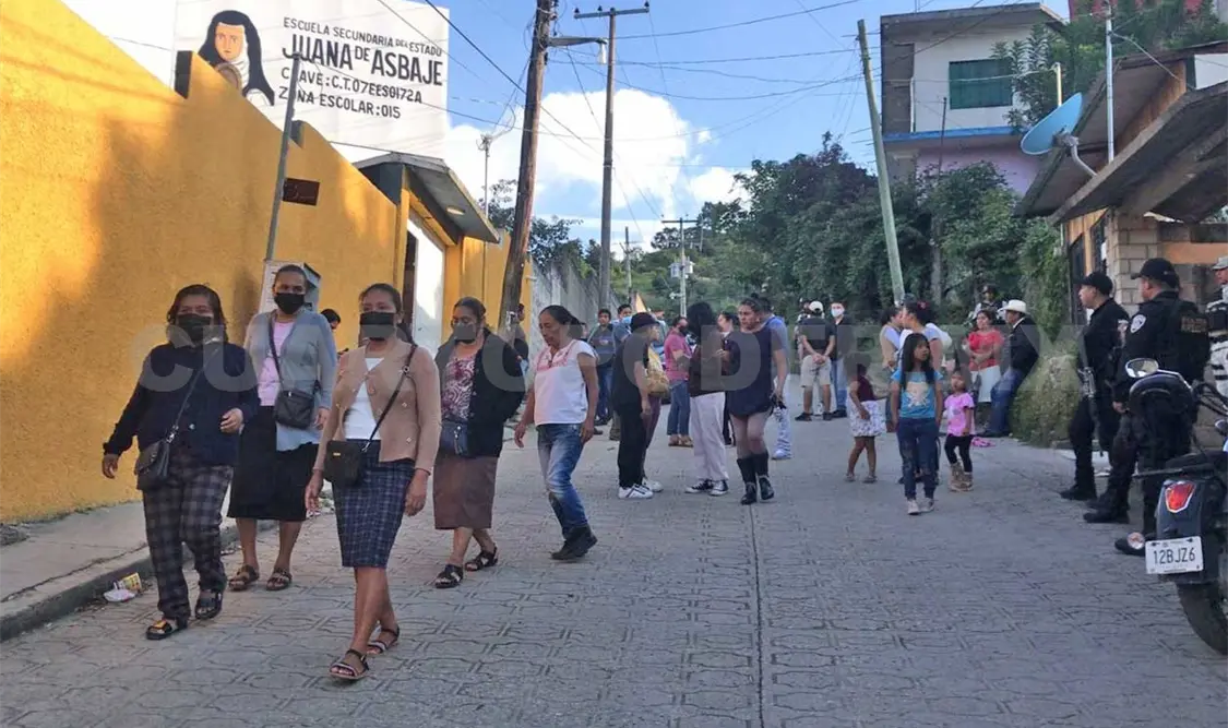 Ante lo ocurrido en esta institución, padres de familia piden justicia por este posible atentado hacia los estudiantes. Cortesía