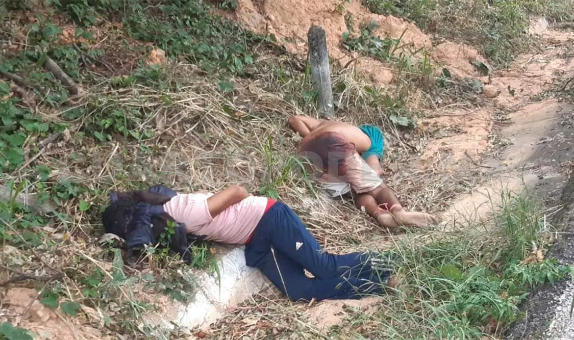 La mañana del sábado fue reportado el hallazgo de los dos cuerpos ejecutados a balazos en la carretera La Sepultura. Agencias