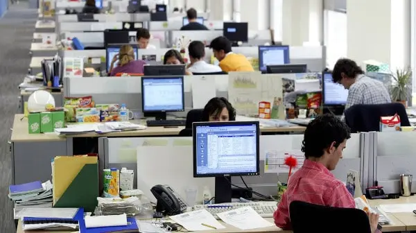 Uno de los obstáculos, o pretextos, para hacer ejercicio es el sedentarismo que provocan los trabajos de oficina. Cortesía