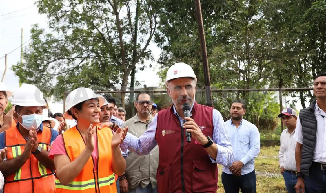 Pone en marcha Ángel Torres obras viales